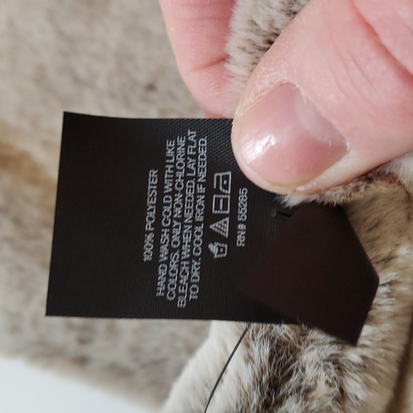 Express brown and black faux fur scarf - Picture 7 of 7